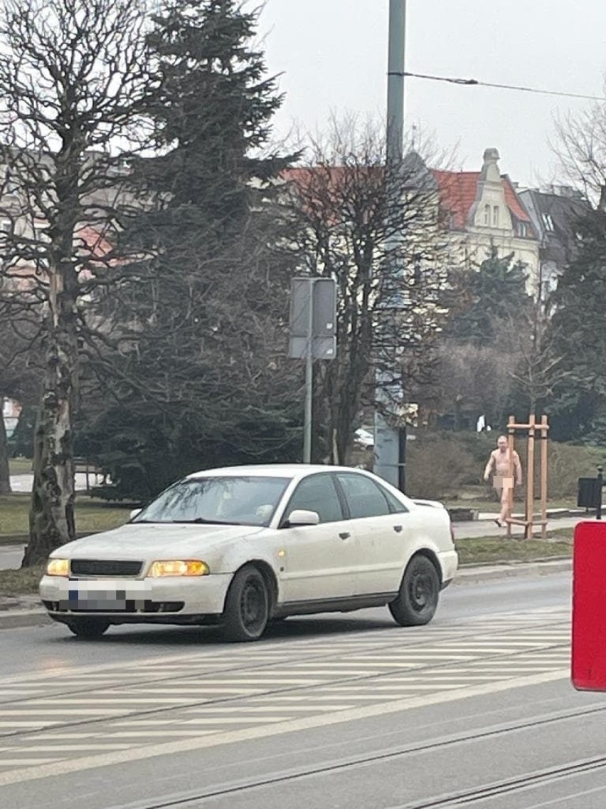 Golas przemierzał główne ulice grudziądzkiej Starówki w...