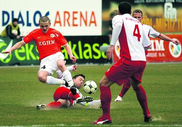 Adrian Błąd w meczu inaugurującym wiosnę w lidze z Piastem Gliwice. Zaciętość i olbrzymia wola walki to jego atuty