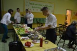 Piknik szkolny w SP 19 w Sosnowcu. Mimo brzydkiej pogody szkoła była pełna