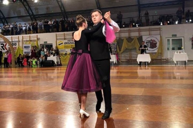 Turniej zakończył się sukcesem pary ze Staszowa - Kacper Durnaś i Patrycja Okoń reprezentanci Klubu Tańca Towarzyskiego "Flesz" wytańczyli trzecie miejsce w swojej kategorii wiekowej.