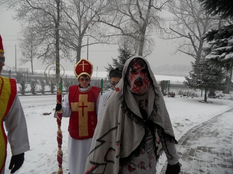 Dioboł, Koza, Żyd i inni, czyli mikołajowe bandy odwiedzały mieszkańców Łąki [ZDJĘCIA + WIDEO]