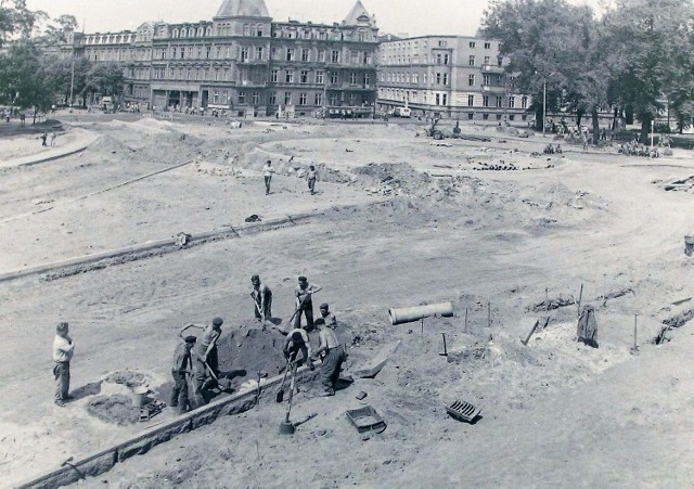 Latem 1973 roku wyłonił się zarys przyszłego ronda „pod szaszłykiem”, potem Solidarności.