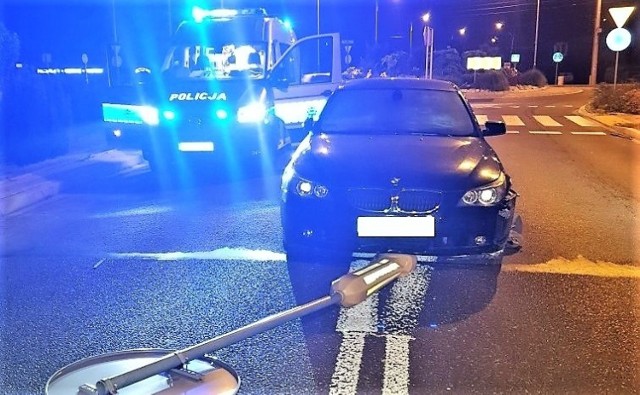 Pijany kierowca, który potrącił policjantów próbujących zatrzymać pojazd do kontroli, wpadł w ręce mundurowych po pościgu już na obrzeżach Oświęcimia