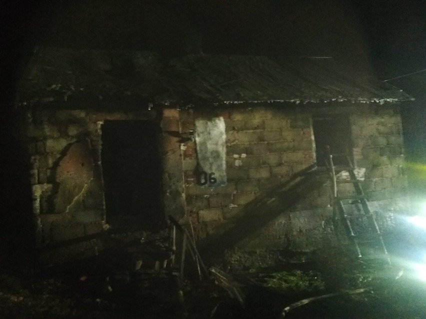 Pożar w Lasotach koło Rypina. Nie żyją trzy osoby [zdjęcia, 20.11.2022]