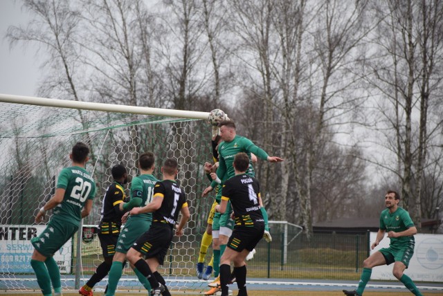 Czwartoligowe derby w Sieradzu. Warta - Pogoń 2:0!