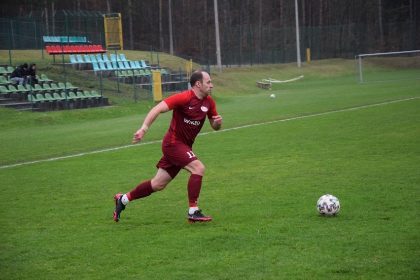 Wikęd Luzino pokonał Lechię II Gdańsk na zakończenie rundy jesiennej w IV lidze. Aż 9 goli padło w meczu Jaguara Gdańsk i Gryfa Wejherowo