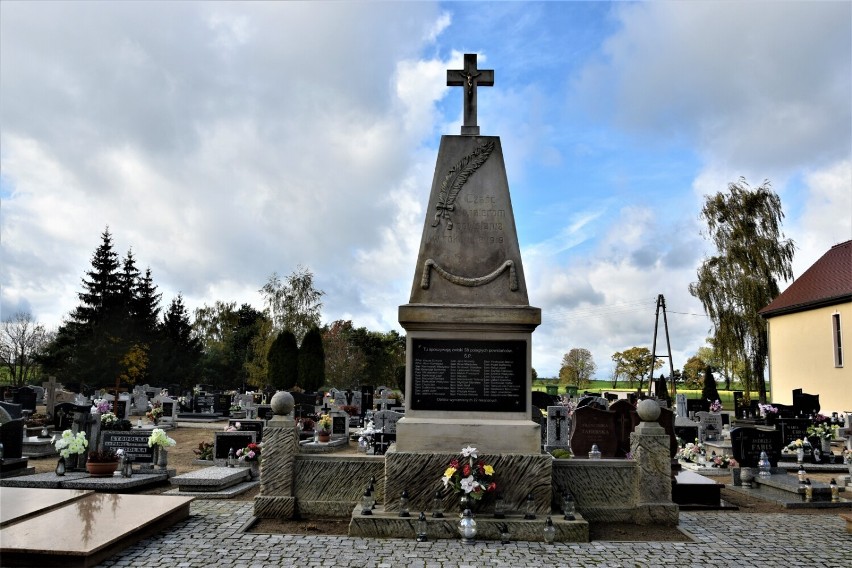 Cmentarz 2022 - Nowa Wieś Zbąska. Nie czekajcie, ja nie wrócę. Nie spieszcie się, ja poczekam