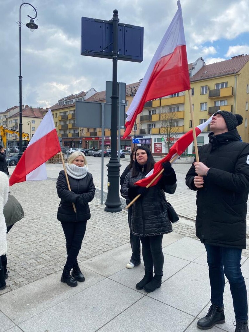 Około 200 osób zamanifestowało solidarność z broniącą się...