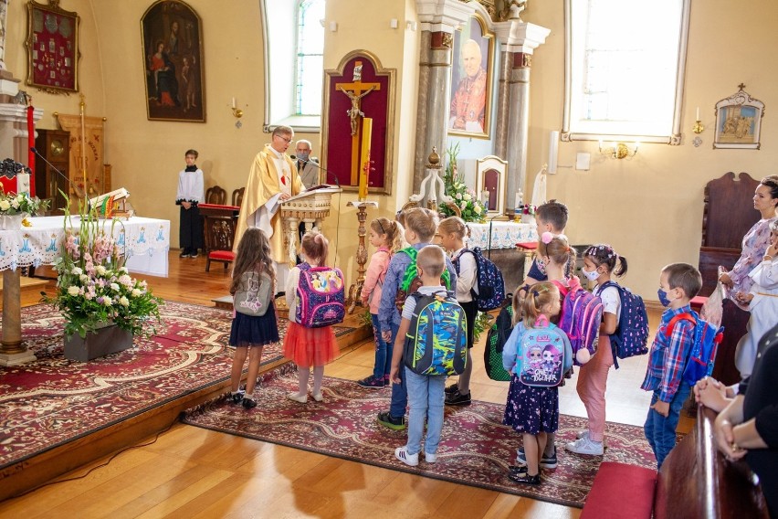 Sanktuarium w Lutyni. Uczczono rocznicę Pierwszej Komunii św. i poświęcono plecaki