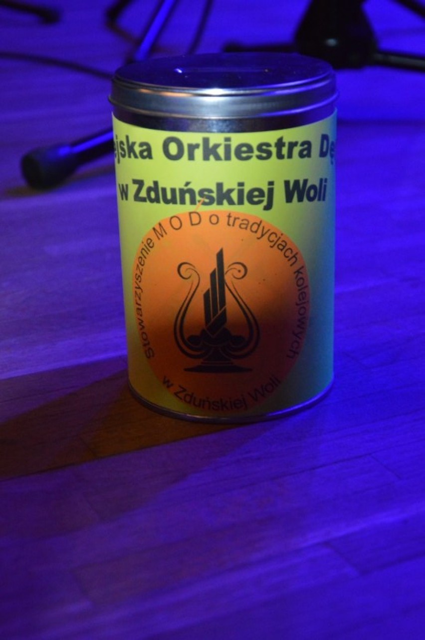 Koncert Miejskiej Orkiestry Dętej w Ratuszu w Zduńskiej Woli [zdjęcia, wideo]