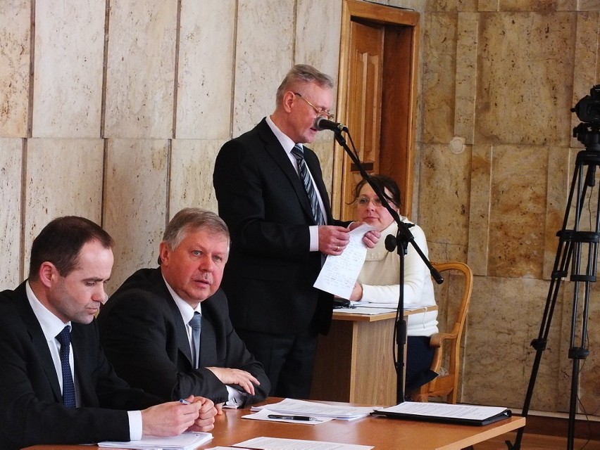 Jan Albiniak złożył rezygnację w środę, 27 lutego
Radny...
