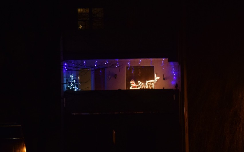 Malbork. Świątecznie oświetlone domy i posesje. Nowe zdjęcia bożonarodzeniowych iluminacji 