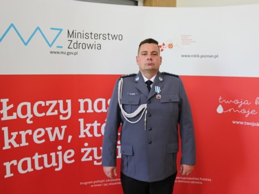 St. asp. Michał Leśnik z KPP Wolsztyn odznaczony przez...
