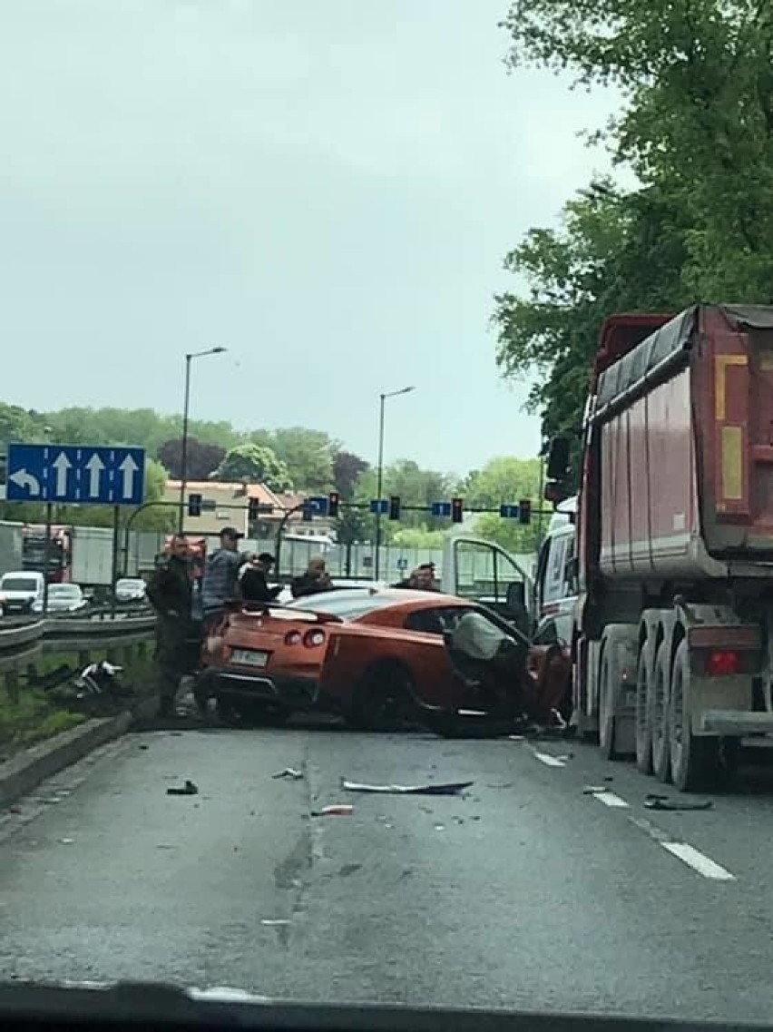 Wypadek na Opolskiej w Krakowie. Zdjęcie czytelnika