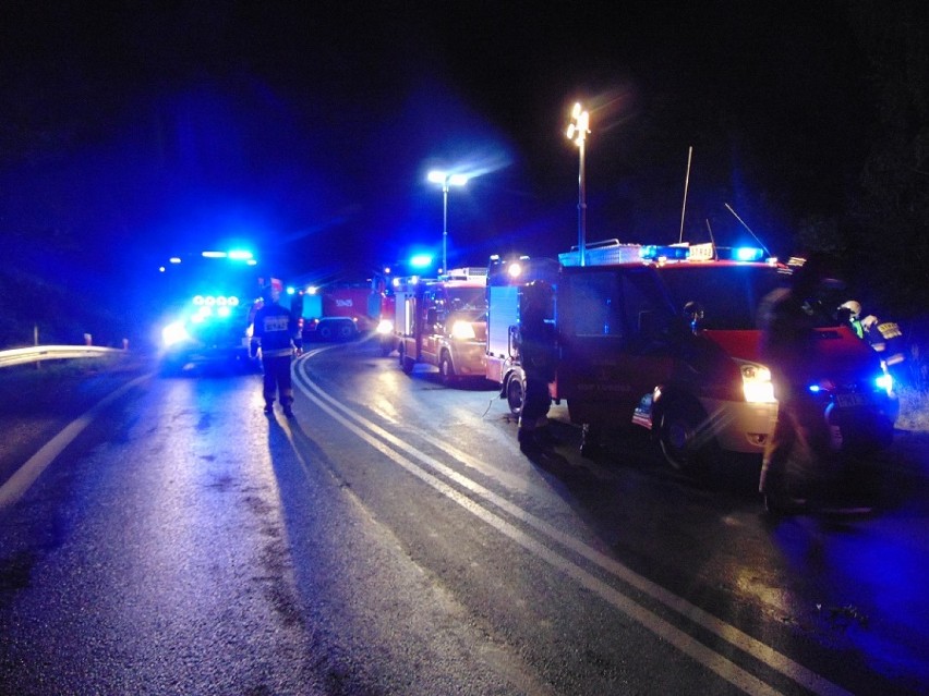 Nocny wypadek na nieczynnym przejeździe kolejowym w Luboszu...
