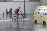 Burza w Łodzi. Sparaliżowane ulice, rozlewiska, zalane wiadukty. Zobaczcie, co się działo [ZDJĘCIA]