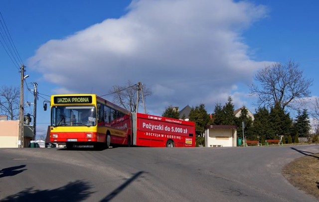 MPK zorganizowało jazdę próbną, by sprawdzić, czy autobusy przegubowe poradzą sobie na trudnej trasie