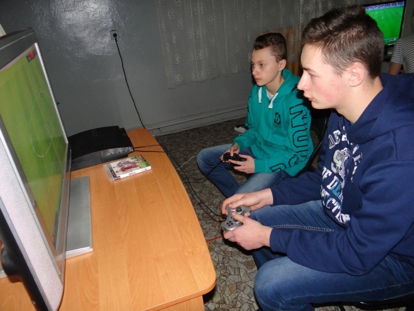 Gra FIFA 15 w Zapolicach [zdjęcia]