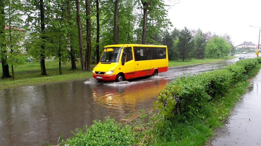 Zalane drogi po ulewie w powiecie olkuskim [ZDJĘCIA, WIDEO]