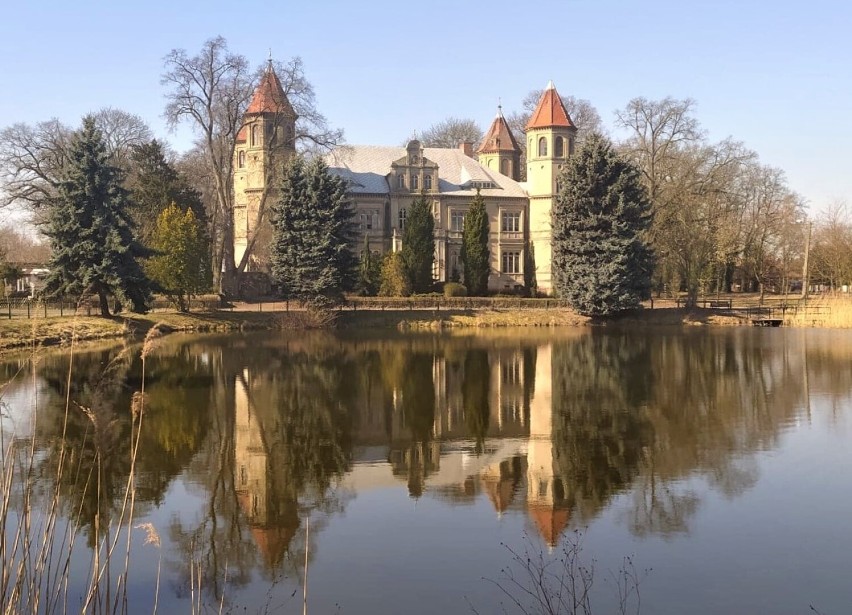 Pałac w Dąbrówce Wielkopolskiej