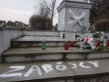 Gniezno: zniszczony pomnik żołnierzy radzieckich - stanowisko lewicy