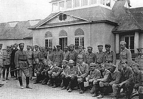 Oddział Strzelca w Krakowie (zdjęcie pochodzi z 1914 r.). Legalne działanie tej organizacji paramilitarnej w zaborze to zasługa m.in. Ignacego Daszyńs