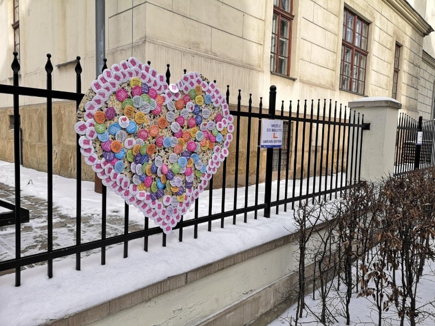Walentynkowa akcja Biblioteki Publicznej w Krakowie. Masz serce do książek?