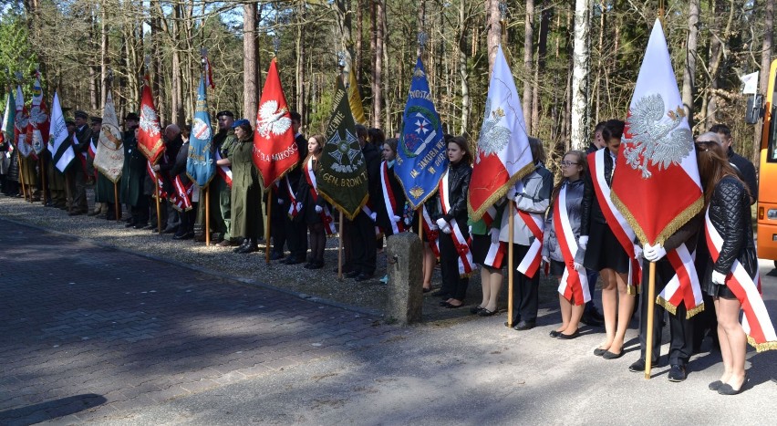 Uroczystości pod pomnikiem w Piaśnicy