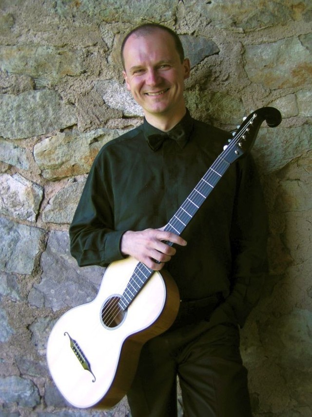 Maximilian Mangold, uważany za jednego z najciekawszych współczesnych gitarzystów niemieckich zagra 21 sierpnia w Kępnie