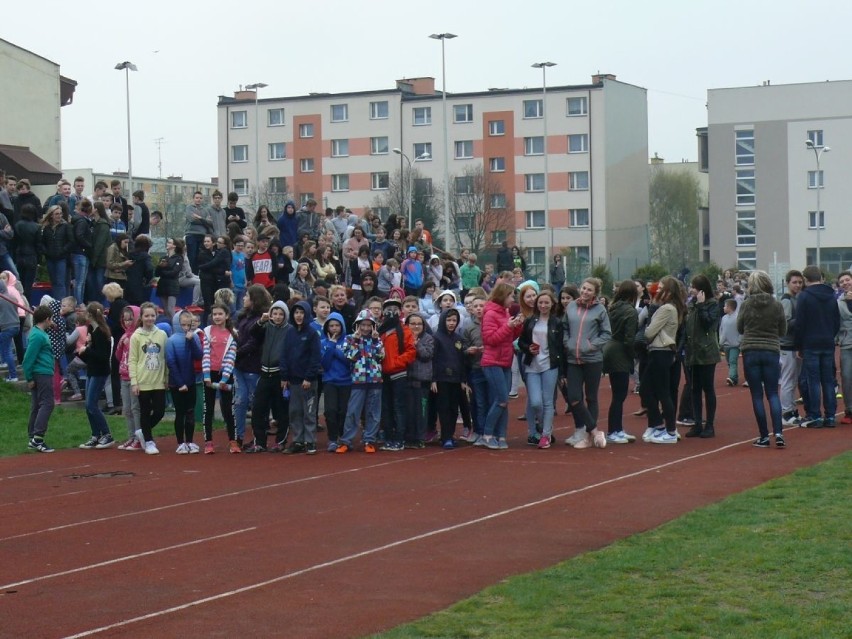 Uczniowie Zespołu Szkół zostali ewakuowani z budynku szkoły....