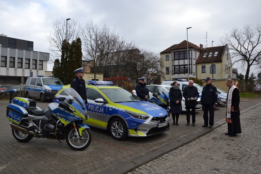 Nowy radiowóz w pruszczańskiej komendzie policji