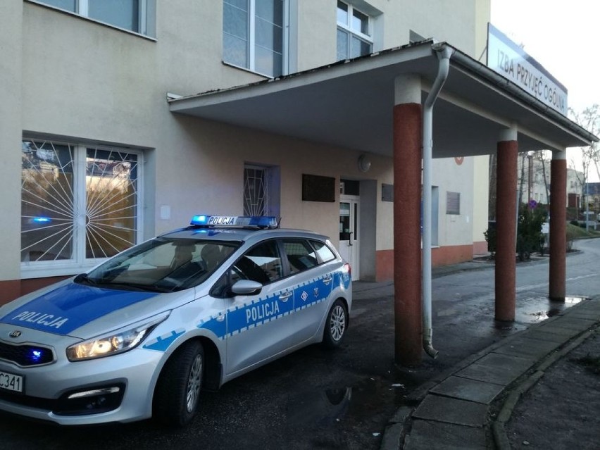 Policjanci na sygnale eskortowali ciężarne kobiety na porodówki w Gdańsku