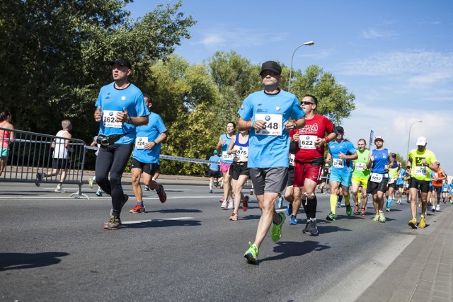 BMW Półmaraton Praski 2015 w Warszawie. Relacja z biegu [ZDJĘCIA UCZESTNIKÓW]