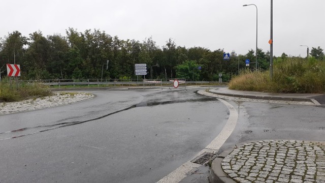 Woda zalała drogę. Ulica Świerklańska nieprzejezdna