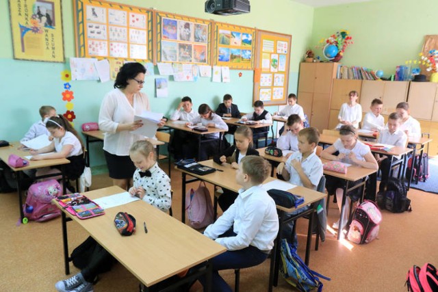Ile rzeczywiście zarabiaja toruńscy nauczyciele?