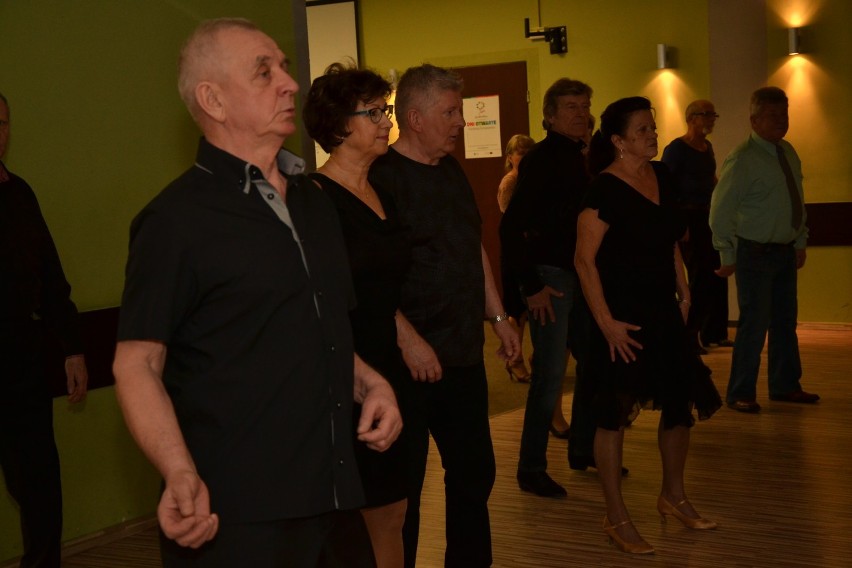 Tak żorscy seniorzy trenują taniec towarzyski - zobaczcie zdjęcia! [GALERIA]