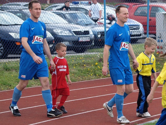 Radosław Simson (z prawej) i Michał Zarembski znów grają w jednej drużynie - Starcie Warlubie