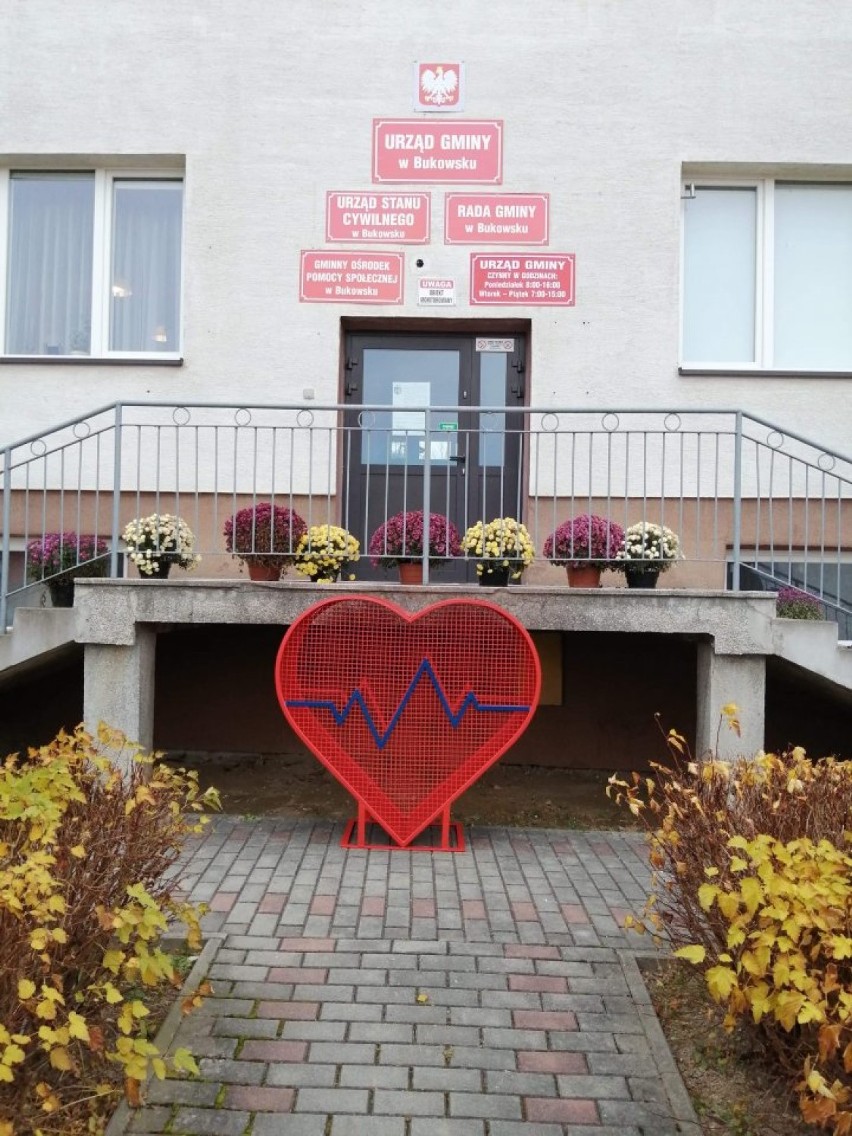 Pojemniki w kształcie serca na plastikowe nakrętki w gminie Bukowsko