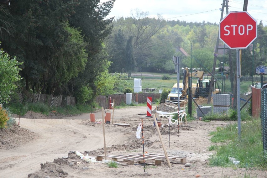 Zajrzeliśmy na plac budowy drogi powiatowej Lewice -...