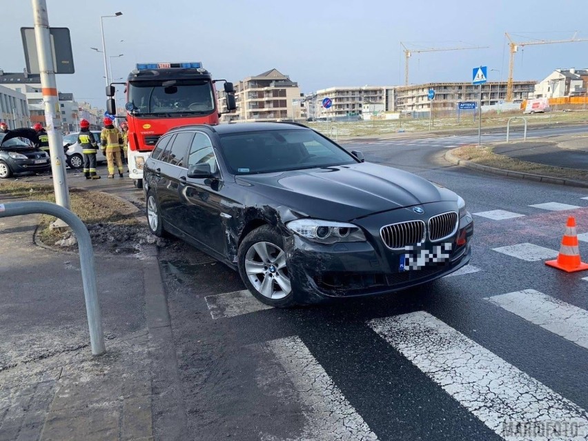 Kolizja na skrzyżowaniu Bielskiej i Alei Solidarności w...