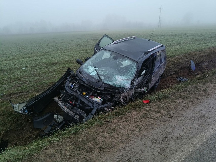 Policja Lubliniec. Wypadek na DW907 w Boronowie. Pasażer...