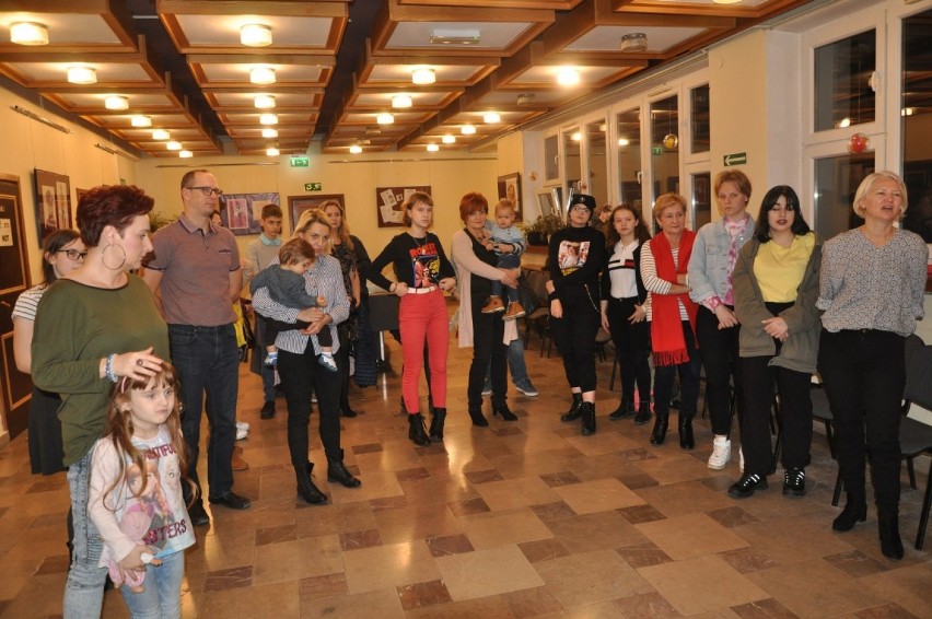W Galerii 3 D Młodzieżowego Domu Kultury w Koninie odbył się wernisaż wystawy Nikoli Myślickiej