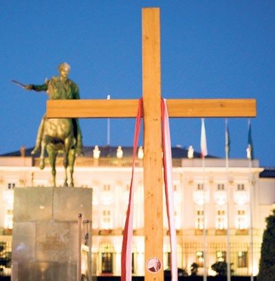 Krzyż smoleński będzie przeniesiony do kościoła św. Anny