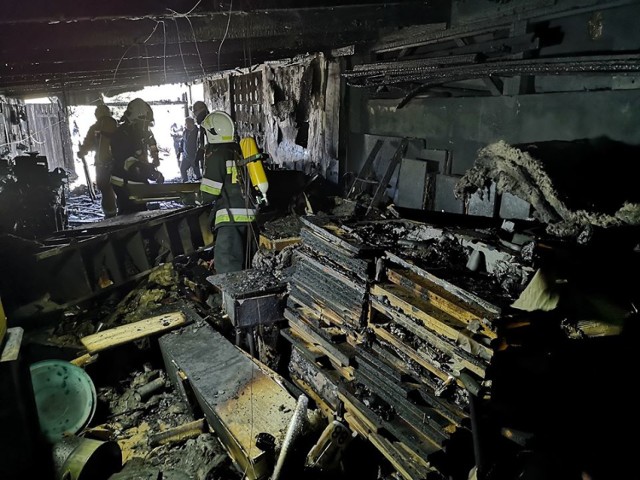 Groźny pożar garażu w Dębnicy w gminie Kłecko