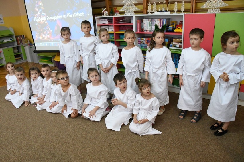 Kieleckie przedszkolaki śpiewająco podziękowały naszym medykom [WIDEO, ZDJĘCIA]