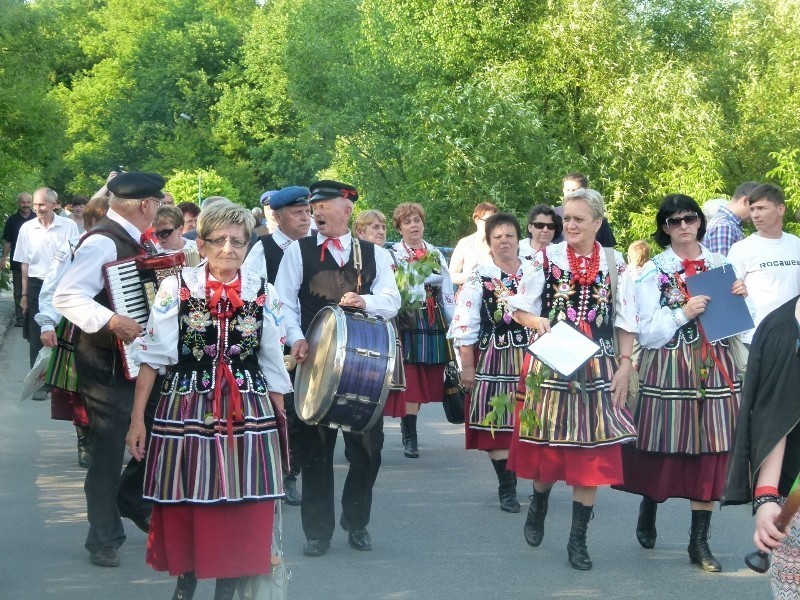 Wianki Spalskie 2013: Po raz pierwszy w Spale odbyło się puszczanie wianków [ZDJĘCIA]