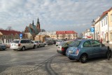Mieszkańcy Olkusza protestują przeciwko strefie płatnego parkowania