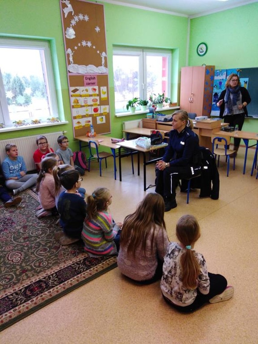 Policyjne zajęcia dla dzieci o zimowym bezpieczeństwie [FOTO]