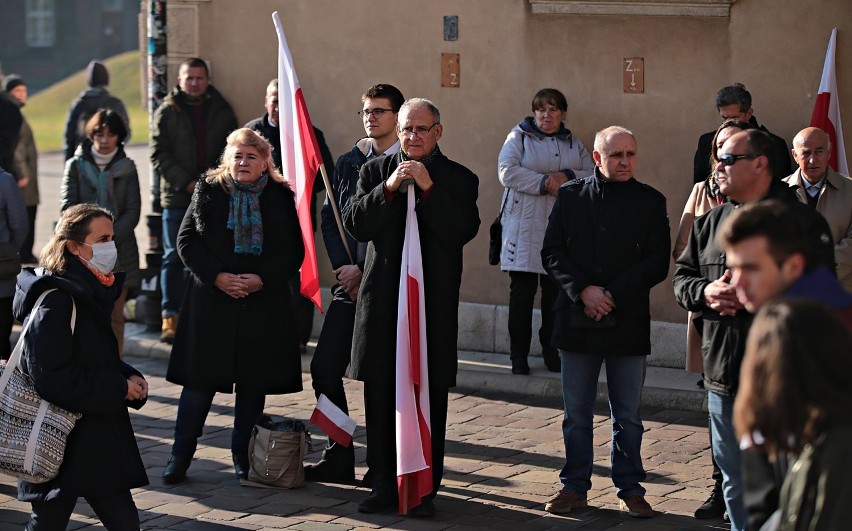 Święto Niepodległości. Marek Jędraszewski odprawił mszę św. w Katedrze Wawelskiej. Prosił o modlitwę za zagrożoną wolność Polski