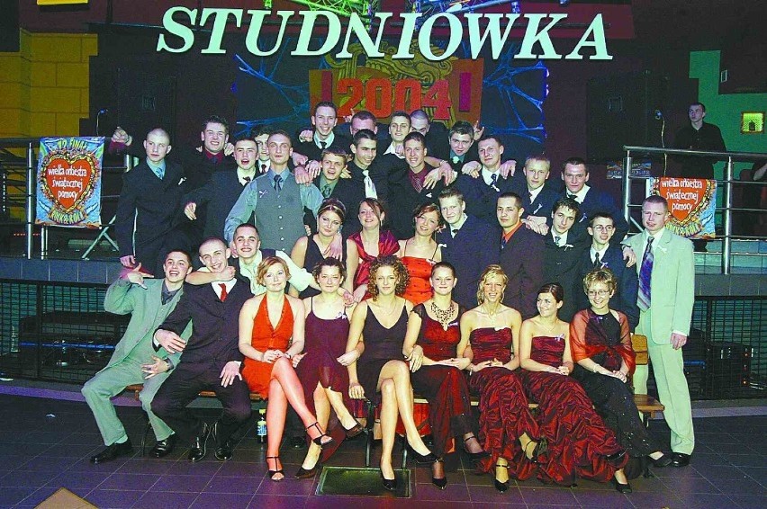 Studniówki z Opola z lat 2003-2004.
